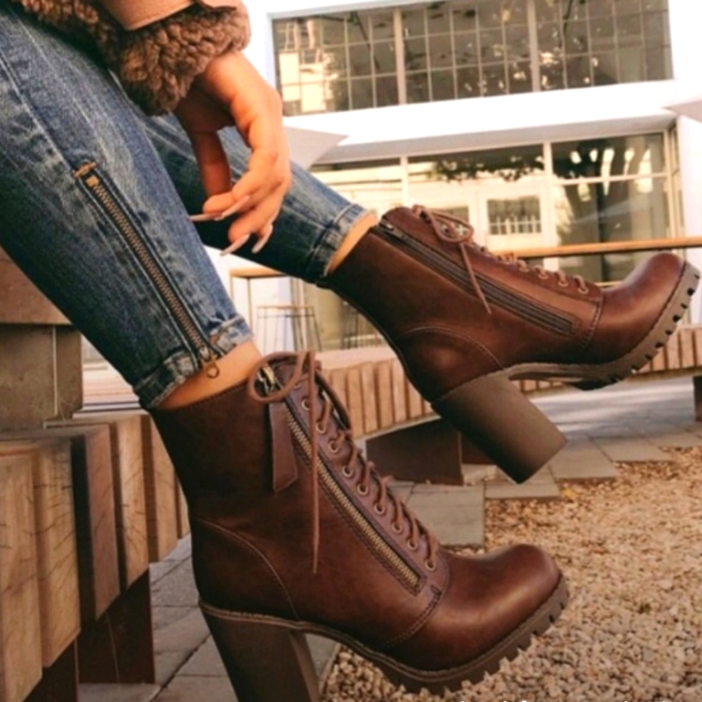 Brown lace up combat boot/Moto boots